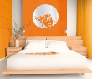Экстравагантный стиль спальни в оранжевом цвете